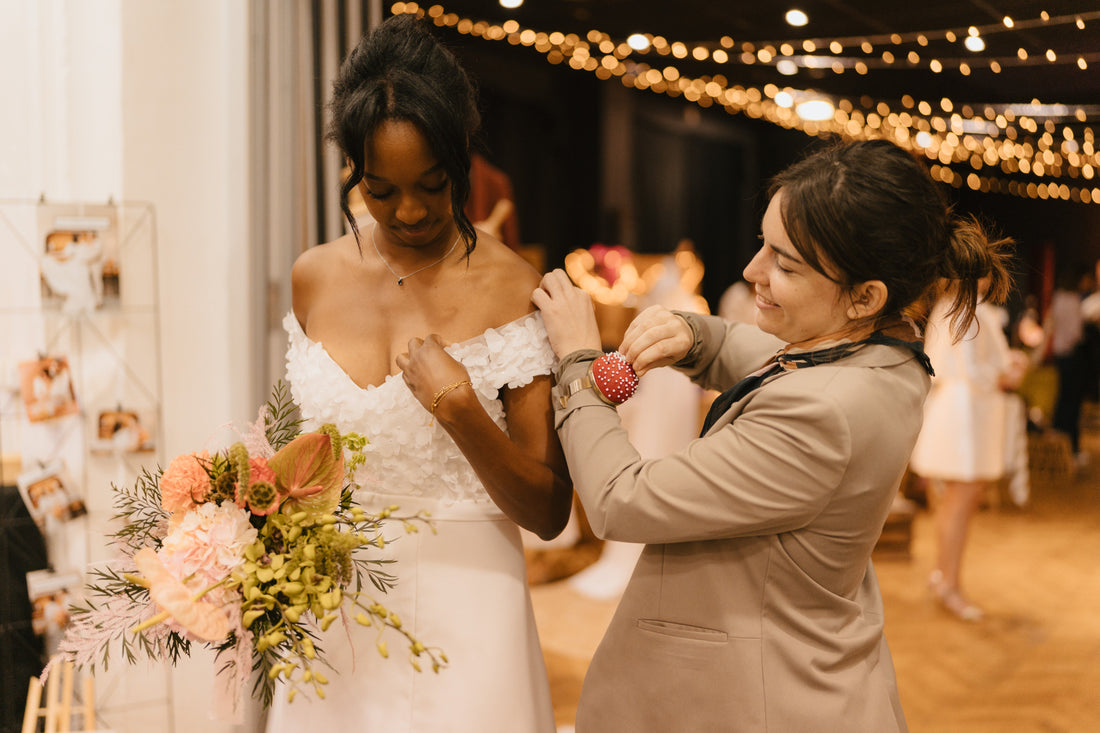 Offrir une seconde vie à sa robe de mariée : découvrez le Forfait Souvenir.